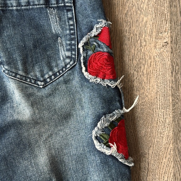 Boohoo Man Jeans Skinny Fit Rose Embroidered Denim Jeans Size 34 Cotton - Picture 9 of 13